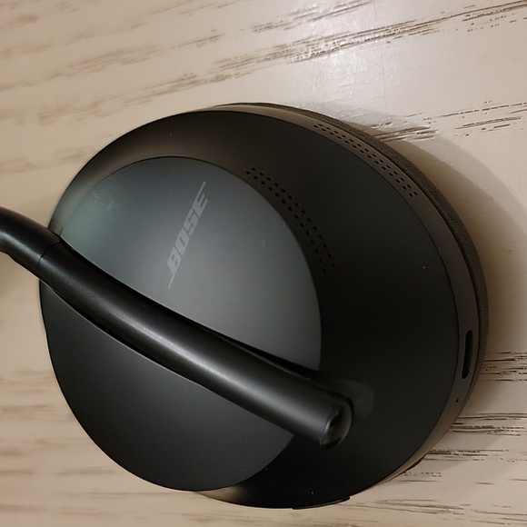 Bose Noise Canceling Headphones 700 Black - Picture 5 of 9